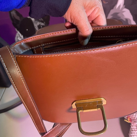 MNG Leather Crossbody Bag is in nwot - Picture 4 of 6